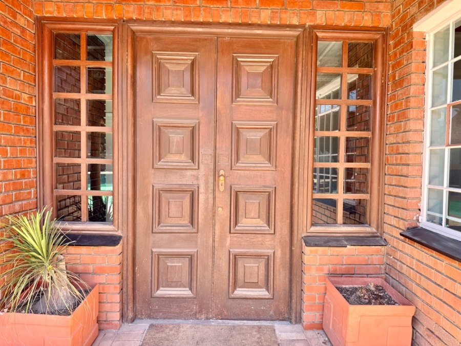 5 Bedroom Property for Sale in Bluewater Bay Eastern Cape